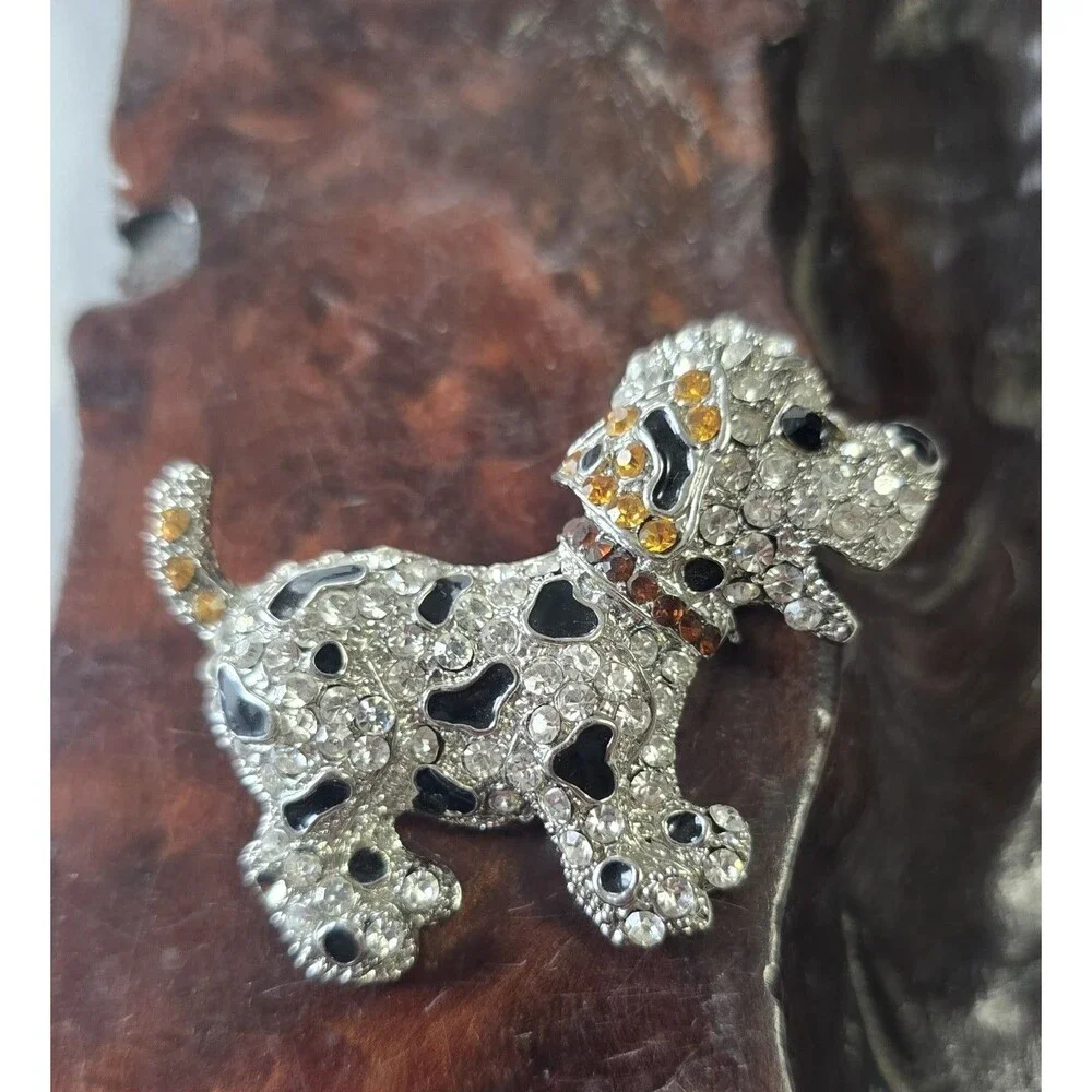 BETSEY JOHNSON ORANGE CLEAR CRYSTAL DOG SILVERTONE BROOCH PIN DALMATIAN PUPPY